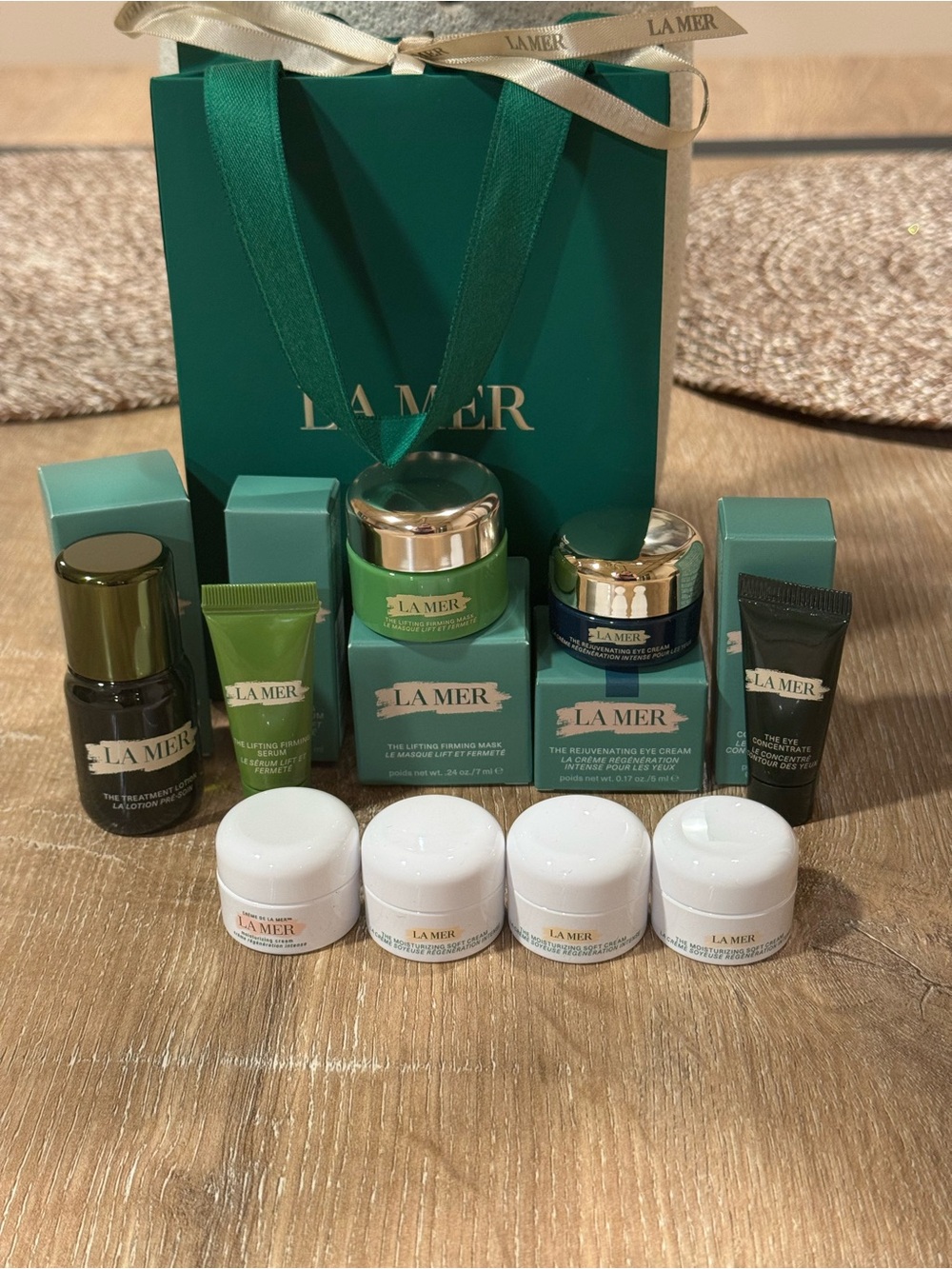 New La Mer 9pc skincare set soft cream and more